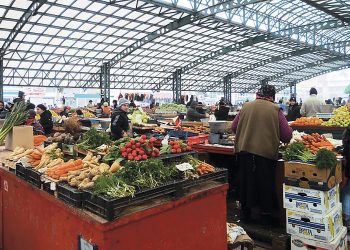 Ce soluții au găsit primarii din Bihor ca să țină deschise piețele