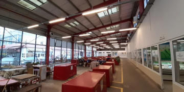 Președintele Klaus Iohannis: piețele rămân închise | În aceeași zi deputații au votat o lege pentru menținerea în funcțiune a piețelor în spații închise