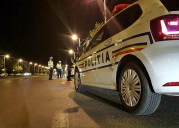 RESTRICȚII MAJORE | Circulația interzisă pe timpul nopții, magazine închise la ora 21, școli doar online. Masca, OBLIGATORIE în toată țara