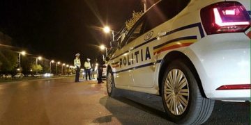 RESTRICȚII MAJORE | Circulația interzisă pe timpul nopții, magazine închise la ora 21, școli doar online. Masca, OBLIGATORIE în toată țara