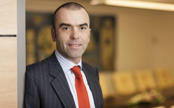 Reacția unui cunoscut avocat față de propunerea UNBR de vaccinare cu prioritate a avocaților: ”În fond, care “vaccin”?… “Vaccinul” omologat sau “vaccinul” neomologat?”