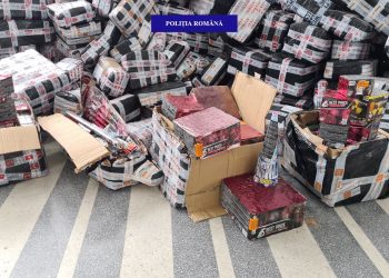 PERCHEZIȚII la coletele cu ”bubuieli”| Peste 7 TONE de artificii, petarde și rachete, confiscate de polițiști dintr-un depozit din Oradea