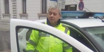 Polițist local fotografiat fără mască în timpul serviciului | Primăria Oradea a declanșat o ancheta internă