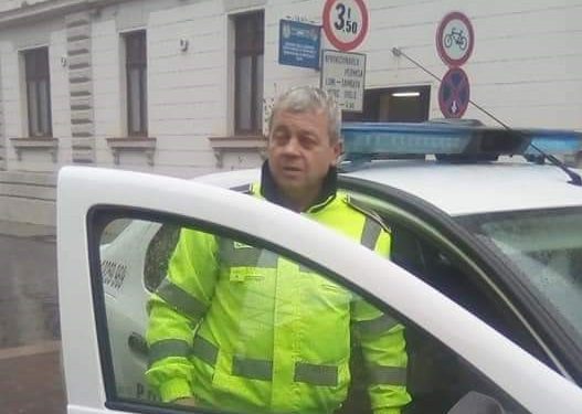 Polițist local fotografiat fără mască în timpul serviciului | Primăria Oradea a declanșat o ancheta internă