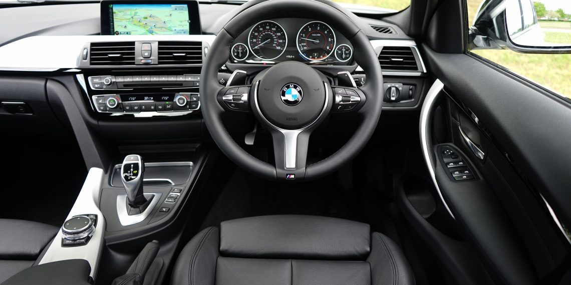 Mașinile cu volan pe dreapta nu mai pot fi înmatriculate în România de la 1 ianuarie 2021