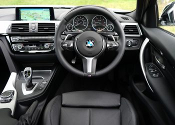 Mașinile cu volan pe dreapta nu mai pot fi înmatriculate în România de la 1 ianuarie 2021