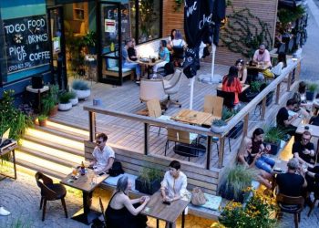 Decizie IMPORTANTĂ în justiția din România | O instanță a ANULAT o decizie de ÎNCHIDERE la interior a restaurantelor și cafenelelor