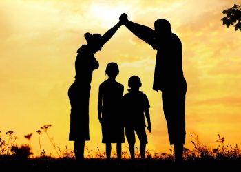 Mama, femeie – tatăl, bărbat | Ungaria schimbă Constituția și definește familia ca o uniune dintre un bărbat și o femeie