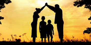 Mama, femeie – tatăl, bărbat | Ungaria schimbă Constituția și definește familia ca o uniune dintre un bărbat și o femeie