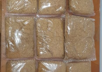 Doi bihoreni, prinși de polițiștii din Marghita cu saci de tutun în portbagajul mașinii