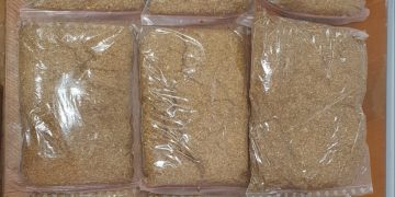 Doi bihoreni, prinși de polițiștii din Marghita cu saci de tutun în portbagajul mașinii