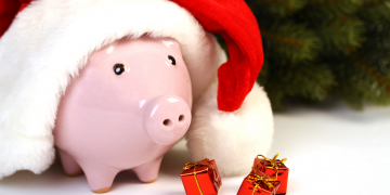 Cadouri în timp de pandemie | Cât și-au propus românii să cheltuiască de sărbători