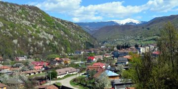 COVID-19 | Un oraș și un sat din Bihor intră în CARANTINĂ. În schimb, opt așezări din județ scapă de restricții în domeniul HoReCa