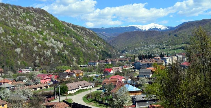 COVID-19 | Un oraș și un sat din Bihor intră în CARANTINĂ. În schimb, opt așezări din județ scapă de restricții în domeniul HoReCa