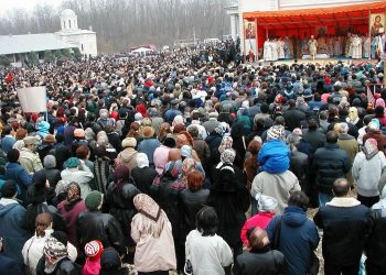 Interzicerea de către CNSU a participării la pelerinaje a persoanelor din alte localități, ANULATĂ de instanță