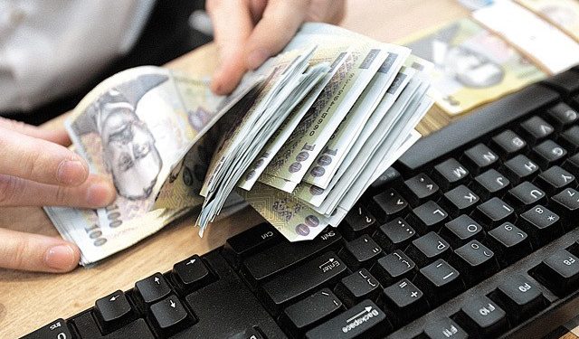 Impozitarea pensiilor speciale și a celor de serviciu, discutată de Curtea Constituțională