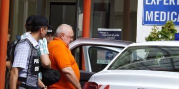 Fostul șef al Serviciului Expertiză medicală Bihor, Vasile Sălăjan, trimis în judecată | Ar fi luat mită de la 491 de pacienți în 25 de zile