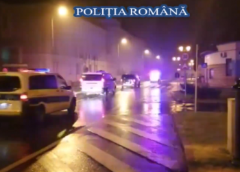 VIDEO. Opt percheziții în Bihor, la persoane care au pus în circulație euro falși | Suspecții au folosit bancnotele contrafăcute în magazinele sătești