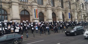#alăturideRobert | Sute de avocați au protestat la București și Satu Mare