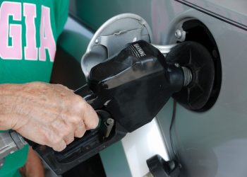 Prima zi din an aduce carburanți mai scumpi