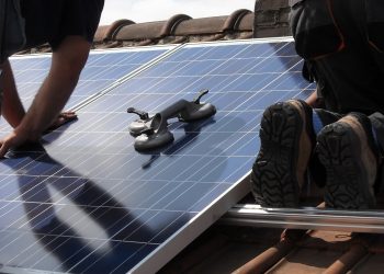 IMM-urile și companiile se pot înscrie în programul ”Electric Up”