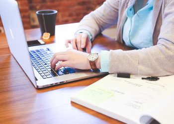 Versiune actualizată a aplicaţiei Revisal, pusă la dispoziția angajatorilor