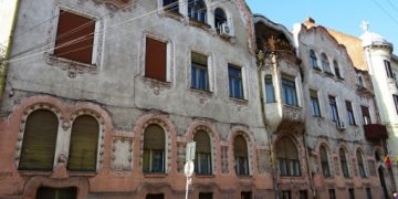 Impozit de 500% pentru proprietarii clădirilor degradate din Oradea