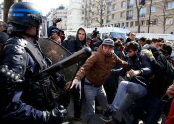 Propunere | Incitarea la violență, incriminată în Codul Penal și pedepsită cu ÎNCHISOARE până la 3 ani