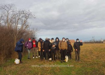 VIDEO. Un grup de cetățeni străini, oprit la frontieră, în Biharia