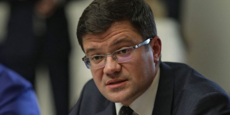 22 de tone de TABLĂ – șpaga pentru un fost ministru | Ce oferea în schimbul mitei