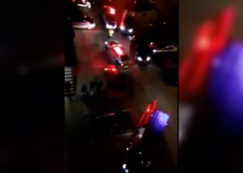 Femeie înjunghiată pe o stradă din Oradea | Agresorul este căutat de polițiști