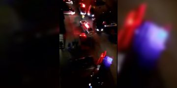 Femeie înjunghiată pe o stradă din Oradea | Agresorul este căutat de polițiști