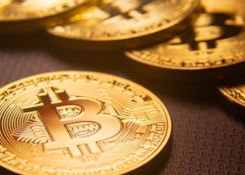LUNEA NEAGRĂ | Cum au pierdut Bitcoin și alte monede virtuale SUTE DE MILIARDE de dolari în 24 de ore