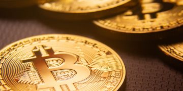 LUNEA NEAGRĂ | Cum au pierdut Bitcoin și alte monede virtuale SUTE DE MILIARDE de dolari în 24 de ore