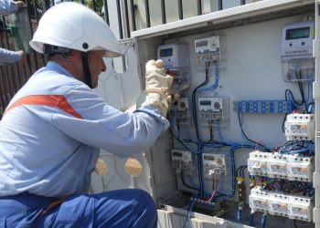 PRELUNGIRE | Contractele pentru energia electrică pot fi încheiate până la 31 martie