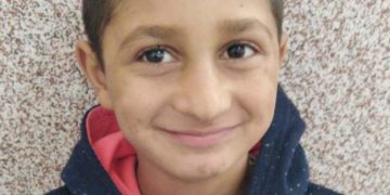 Un băiețel de 7 ani, dispărut de acasă, căutat de peste 200 de persoane