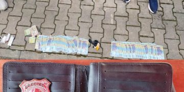 Ce le spuneau victimelor falșii ofițeri DIICOT prinși cu ajutorul polițiștilor din Oradea: ”Poștașul v-a adus pensia cu bani falși. Și a fost arestat”