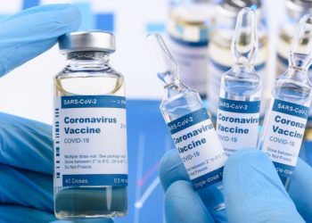 Persoanele vaccinate nu vor mai fi carantinate dacă intră în contact direct cu un bolnav COVID-19