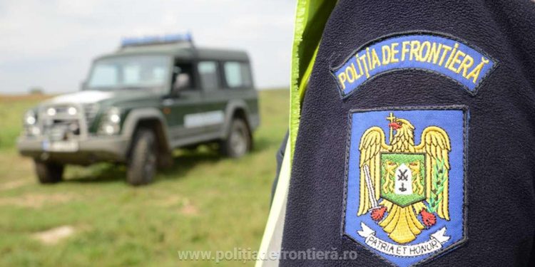 Bărbați prinși la Girișu de Criș în timp ce mergeau pe jos spre… Ungaria | Aproximativ 30 de migranţi din Afganistan, Turcia şi Siria, prinşi când încercau să treacă ilegal frontiera