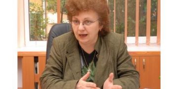 Înalta Curte, sesizată pentru dezlegarea unei chestiuni de drept în dosarul concedierii unei conferențiare de la Universitatea din Oradea