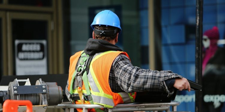 Peste 1.000 de locuri de muncă sunt disponibile în Bihor