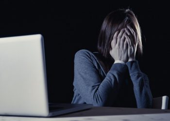 Pornografia din RĂZBUNARE ar putea fi pedepsită cu până la doi ani de închisoare