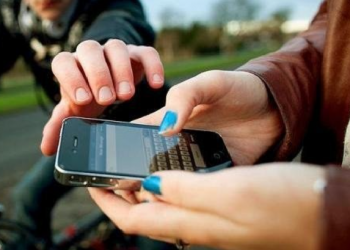 Jaf în centrul Oradei | O tânără a fost atacată în Parcul 1 Decembrie