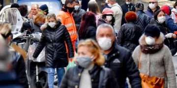 Proiect | Masca să nu mai fie obligatorie decât în anumite locuri