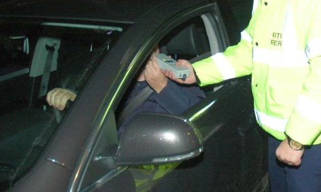 HP admisă | Fapta de a încredinţa vehiculul unei persoane despre care ştia că se află sub influenţa alcoolului