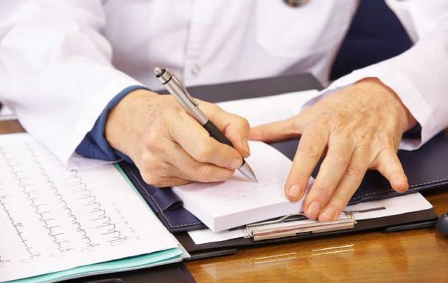Acordul dintre DIICOT Oradea și o doctoriță acuzată că a emis peste 600 de rețete fictive, respins de Tribunalul Bihor