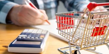 Energia electrică, transportul aerian şi uleiul comestibil s-au scumpit cel mai mult în luna ianuarie | Mierea de albine, singurul produs care s-a ieftinit