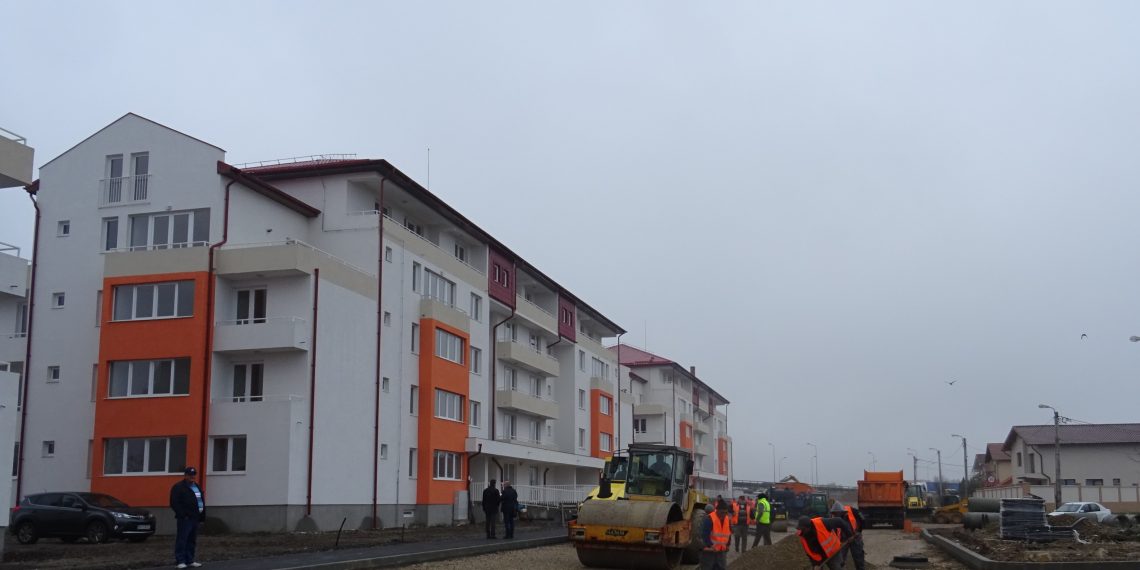 Bugetarii cu venituri mici vor primi locuințe de la stat