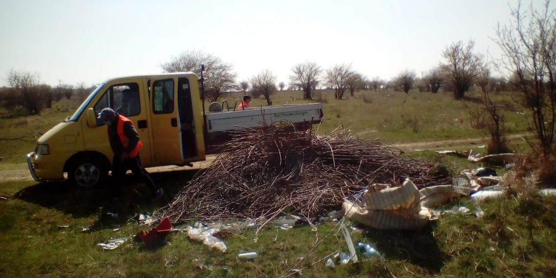 Pedeapsă DURĂ | 15.000 de lei amendă și mașină CONFISCATĂ pentru aruncarea gunoiului în loc nepermis