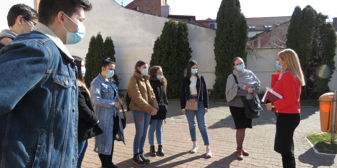 Studenții de la Drept au ieșit „pe teren” la Direcția de Asistență Socială